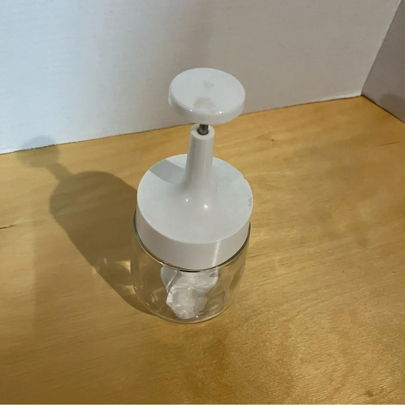 Vintage GEMCO Glass Nut Chopper with White Top & Stainless Steel Blades - Picture 3 of 9